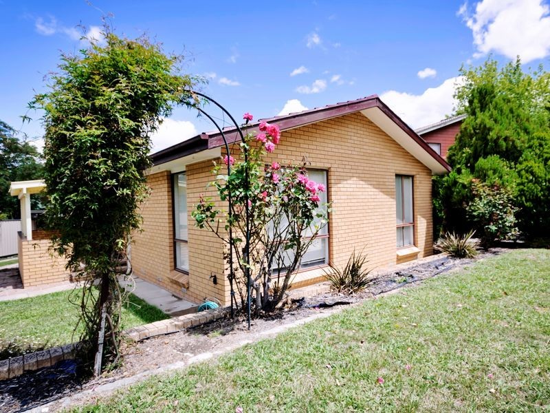 11 Griffith Place, Kambah ACT 2902