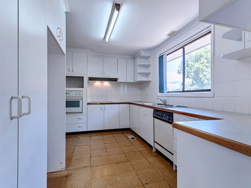 11 Griffith Place, Kambah ACT 2902
