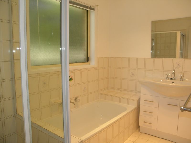 8 Marquet Retreat, Bonython ACT 2905