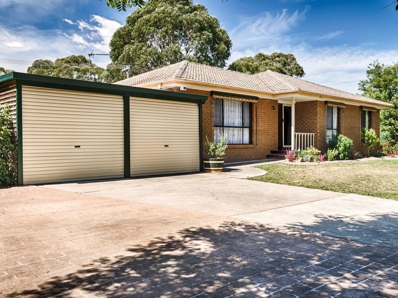 11 Kneeshaw Street, Monash ACT 2904