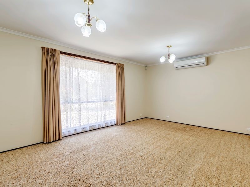 11 Kneeshaw Street, Monash ACT 2904