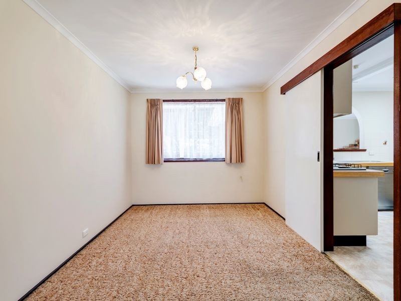 11 Kneeshaw Street, Monash ACT 2904
