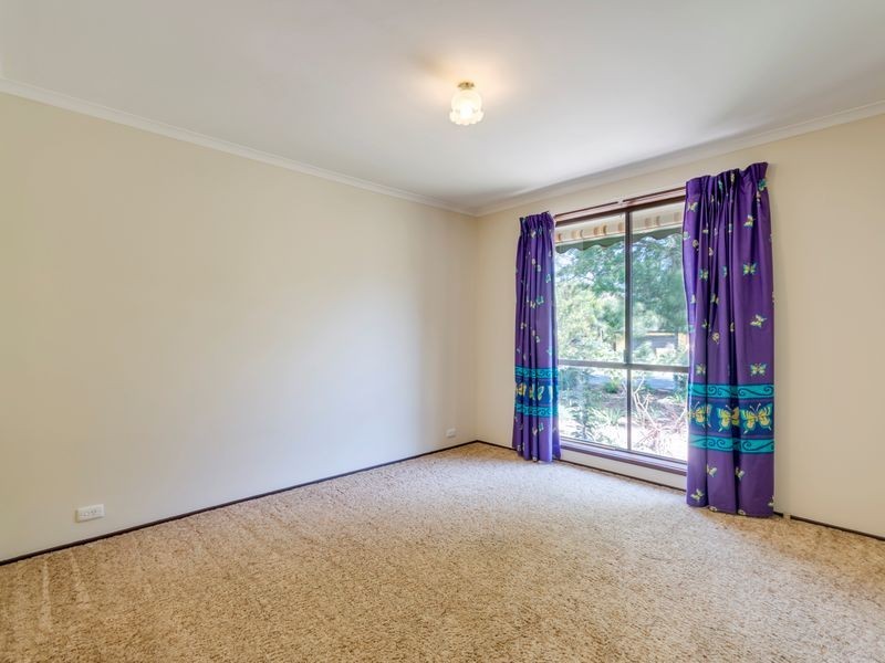 11 Kneeshaw Street, Monash ACT 2904