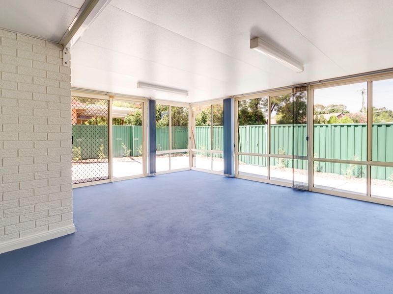 11 Kneeshaw Street, Monash ACT 2904