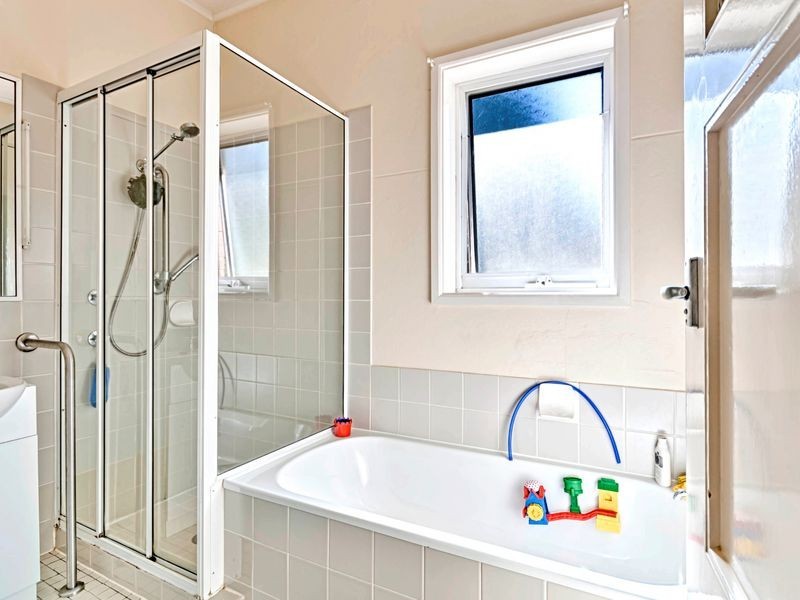 16 McIntyre Street, Narrabundah ACT 2604