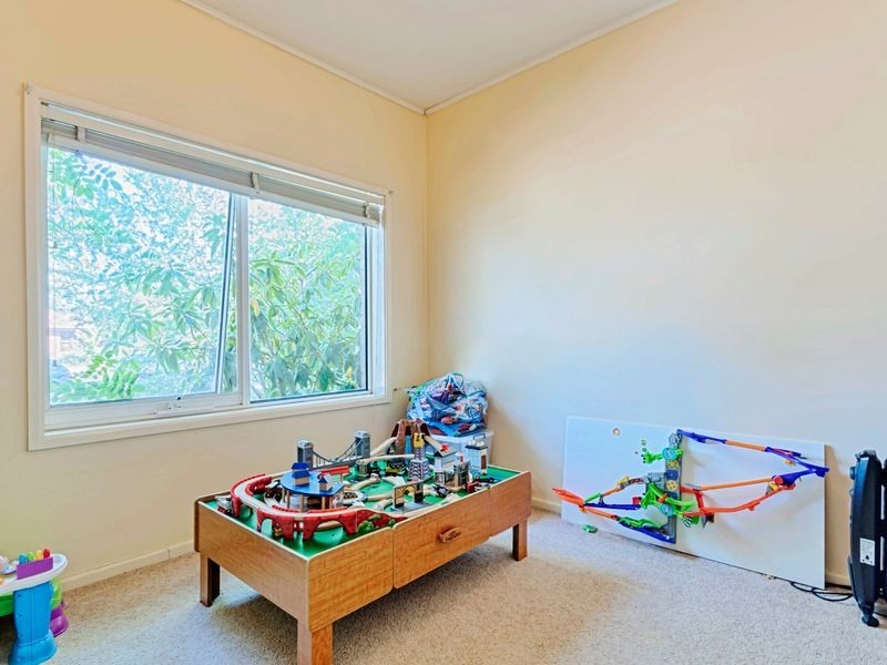 16 McIntyre Street, Narrabundah ACT 2604