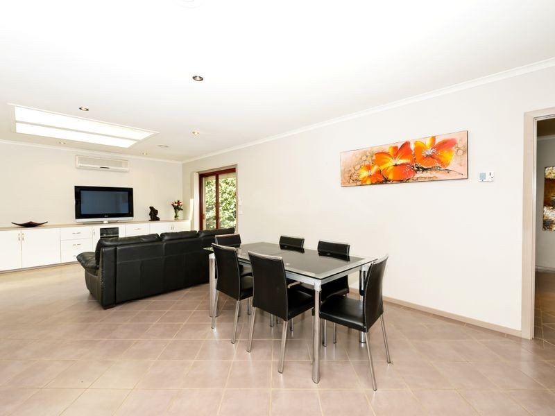 16 Stonehaven Circuit, Queanbeyan NSW 2620
