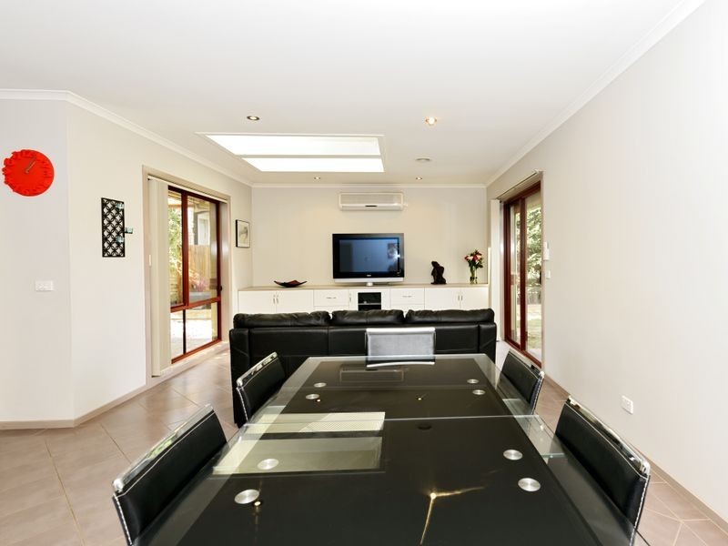 16 Stonehaven Circuit, Queanbeyan NSW 2620
