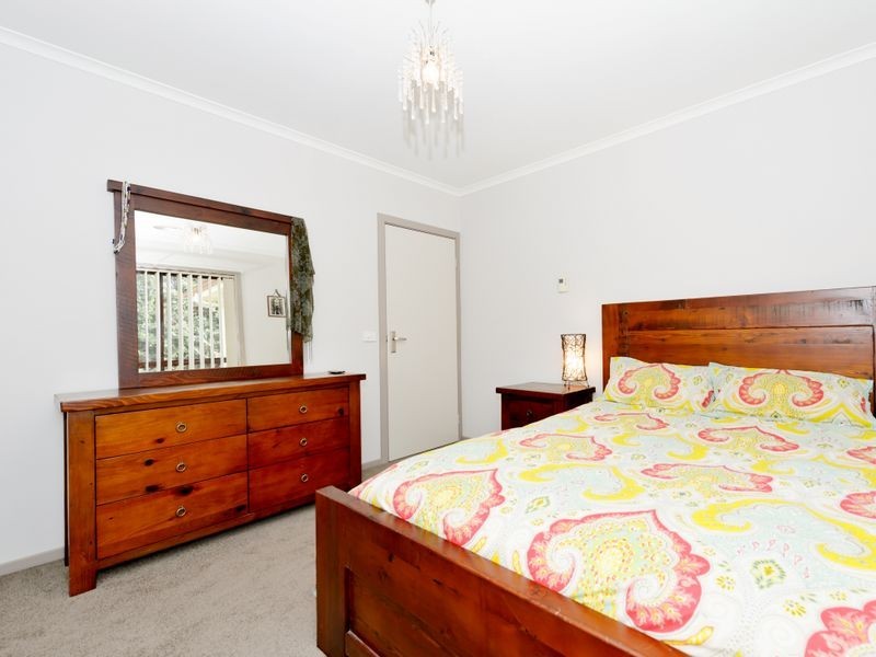 16 Stonehaven Circuit, Queanbeyan NSW 2620