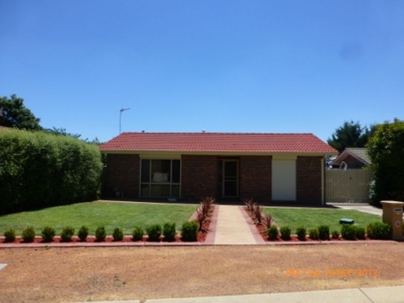 11 Stace Place, Gordon ACT 2906