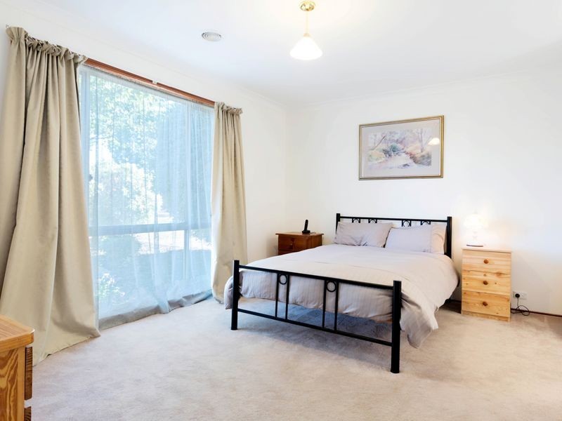 77 Clare Dennis Avenue, Gordon ACT 2906