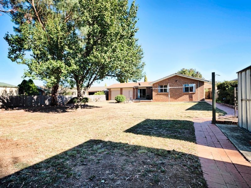 77 Clare Dennis Avenue, Gordon ACT 2906