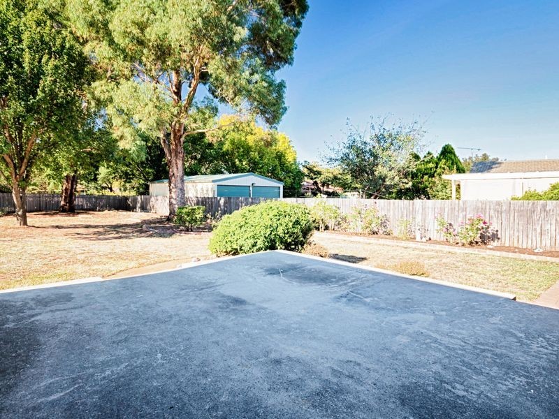 77 Clare Dennis Avenue, Gordon ACT 2906