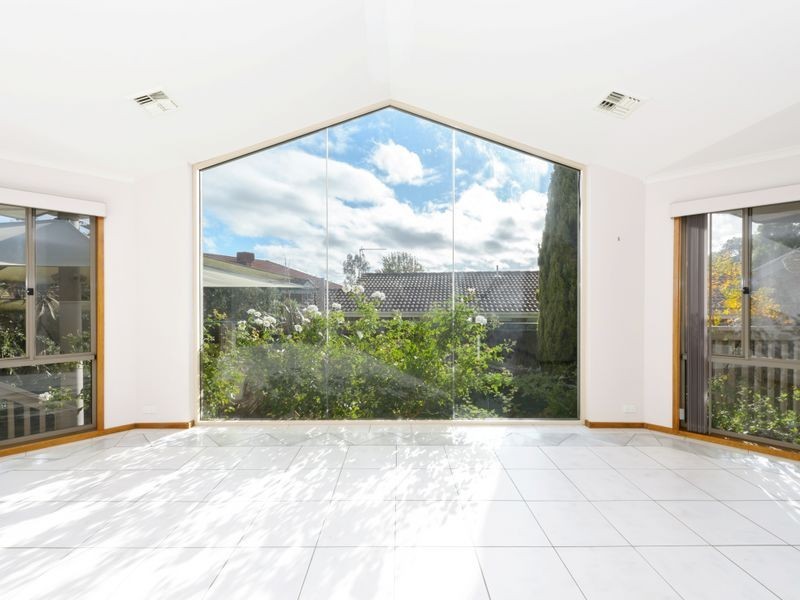 24 Wootton Crescent, Gordon ACT 2906