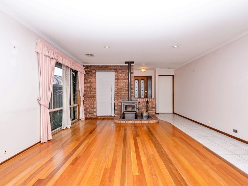 24 Wootton Crescent, Gordon ACT 2906