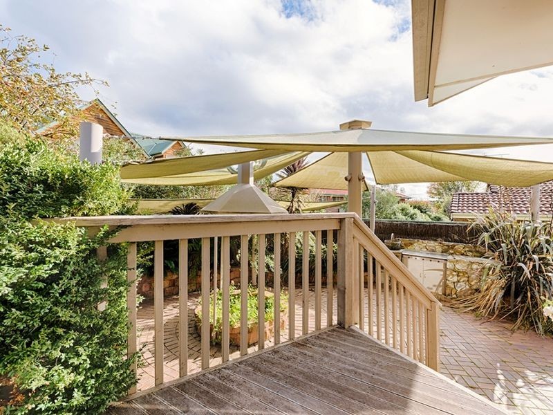 24 Wootton Crescent, Gordon ACT 2906