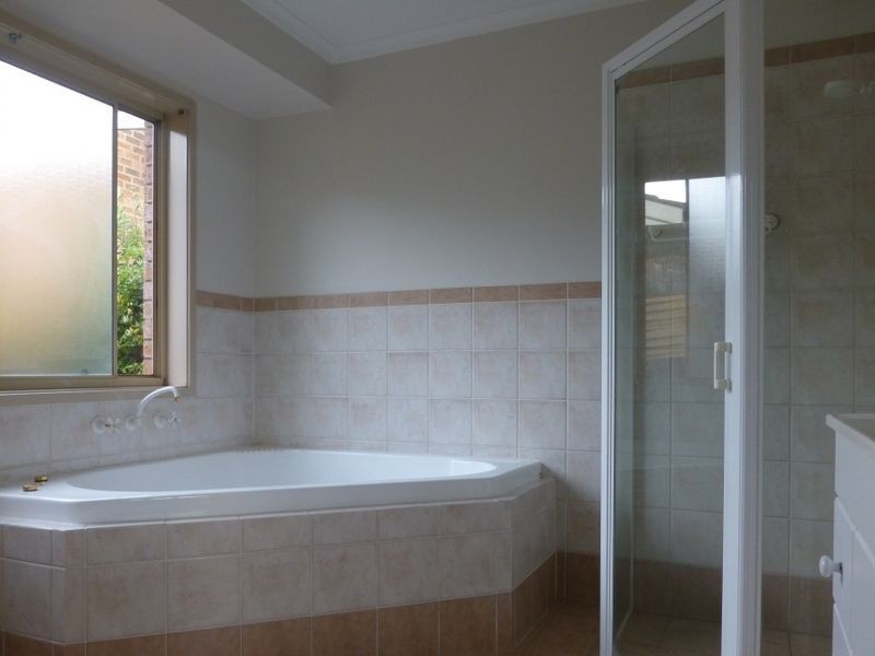 60 Charterisville Avenue, Conder ACT 2906