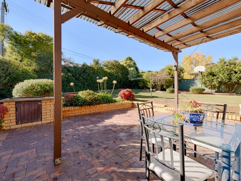 54 Balfour Crescent, Wanniassa ACT 2903