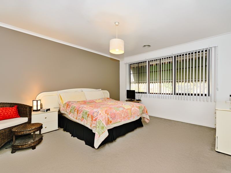 54 Balfour Crescent, Wanniassa ACT 2903