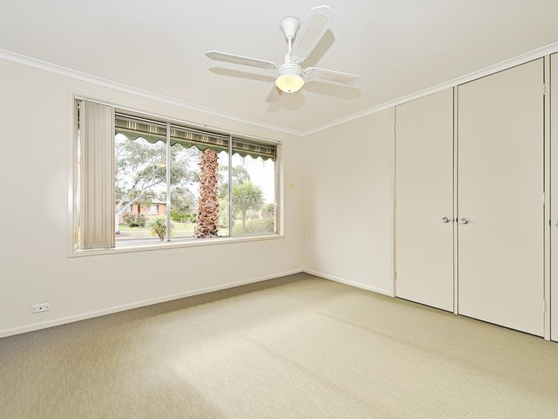 10 Weingarth Street, Holder ACT 2611