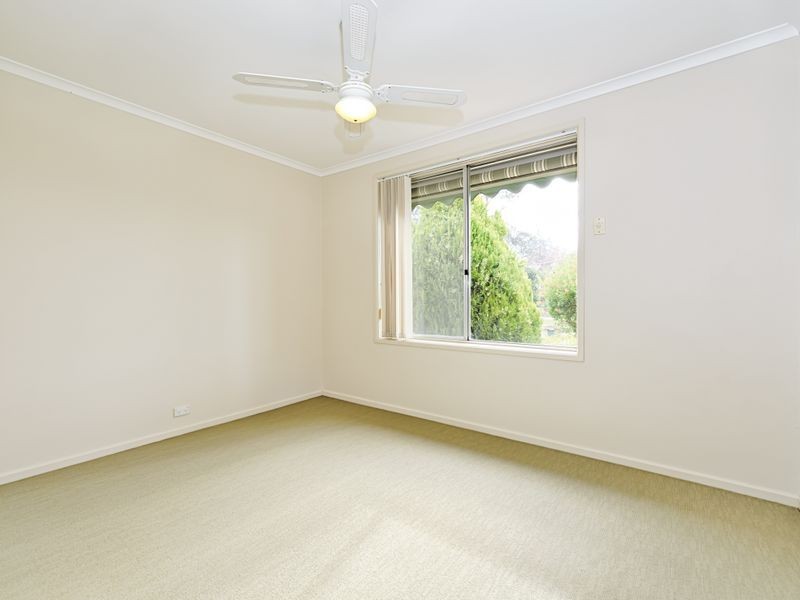 10 Weingarth Street, Holder ACT 2611