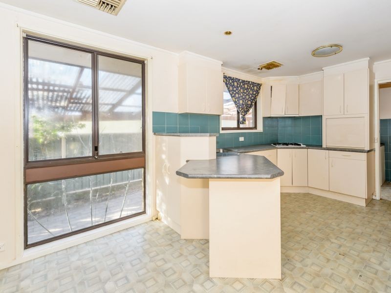 93 McKillop Circuit, Kambah ACT 2902