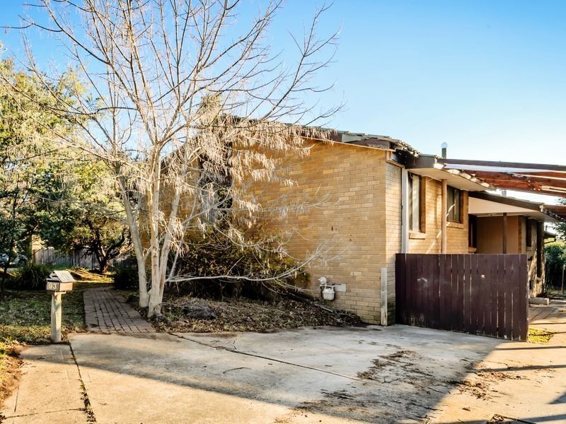 93 McKillop Circuit, Kambah ACT 2902