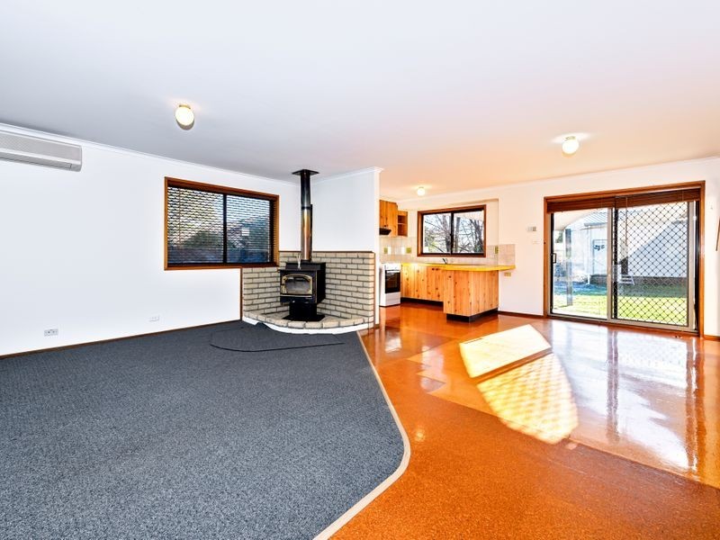 8 Donald Place, Gilmore ACT 2905