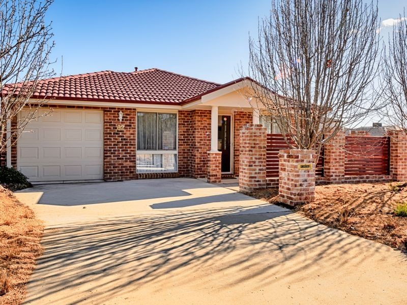 62 Patrick White Circuit, Franklin ACT 2913