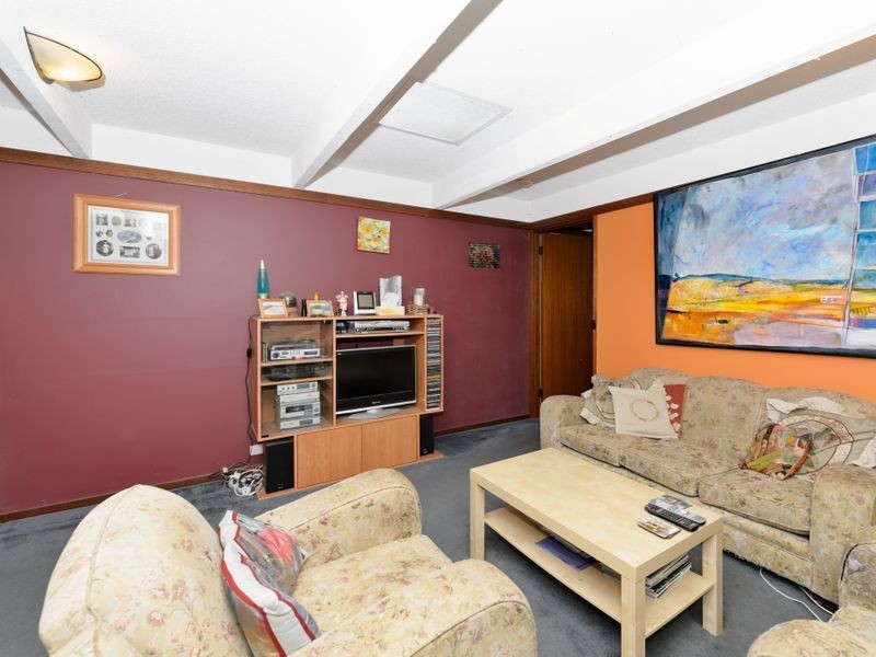 27 Bruxner Close, Gowrie ACT 2904