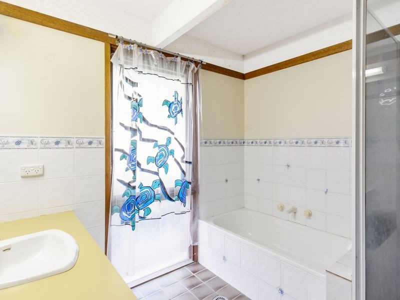 27 Bruxner Close, Gowrie ACT 2904