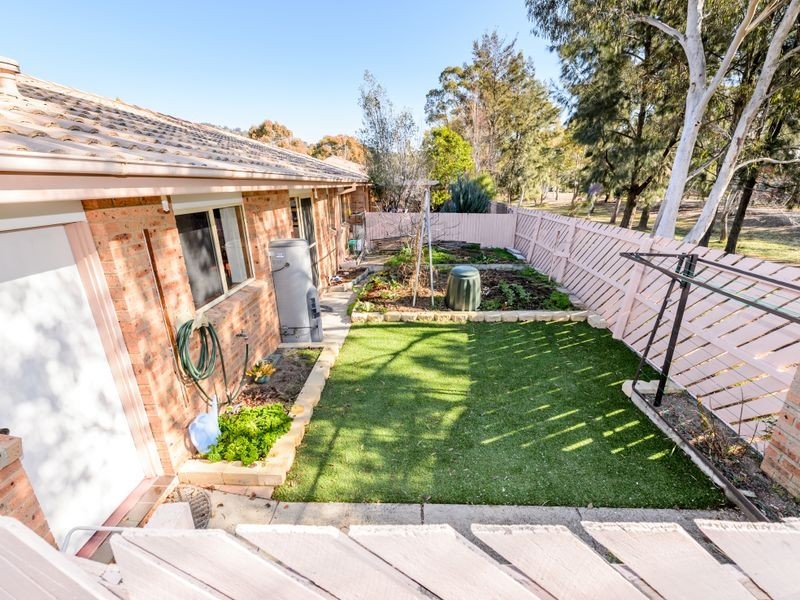1/12 Burdett Crescent, Theodore ACT 2905