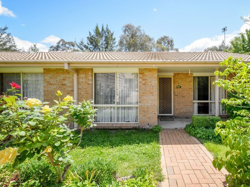 1/12 Burdett Crescent, Theodore ACT 2905