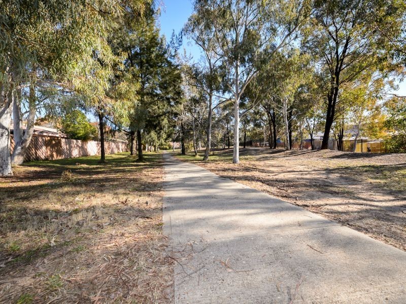 1/12 Burdett Crescent, Theodore ACT 2905
