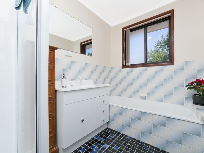 14 Beardsmore Place, Gowrie ACT 2904