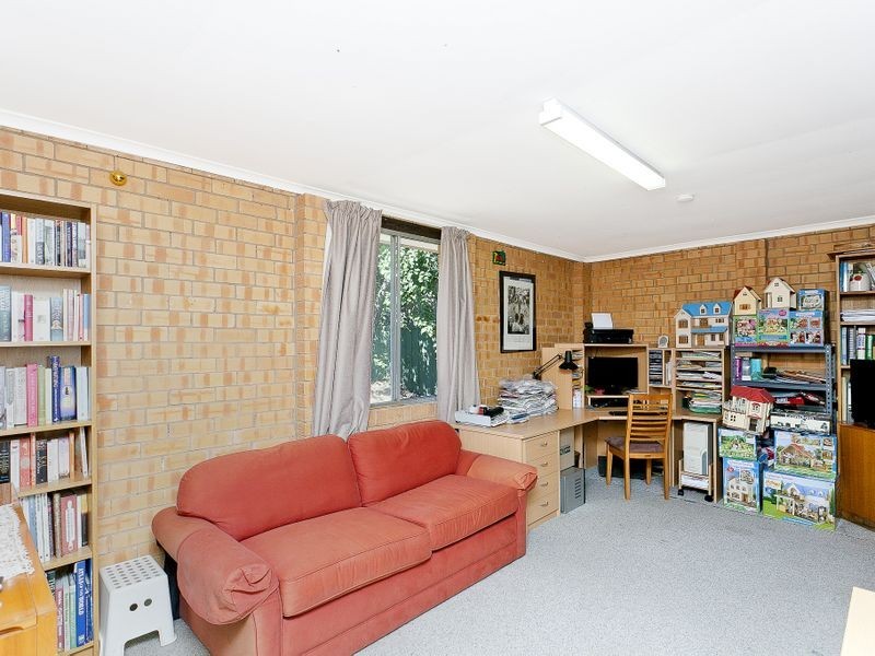 14 Beardsmore Place, Gowrie ACT 2904