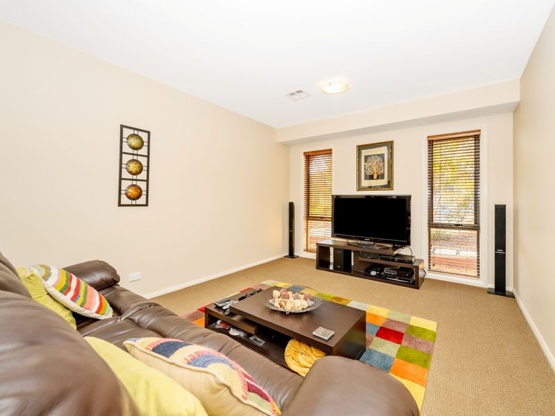 28 Stringybark Drive, Jerrabomberra NSW 2619