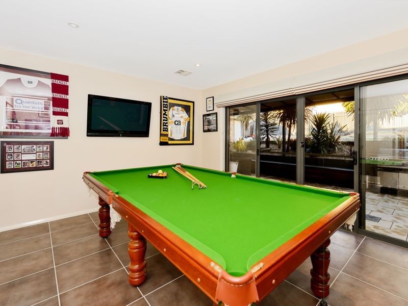 28 Stringybark Drive, Jerrabomberra NSW 2619