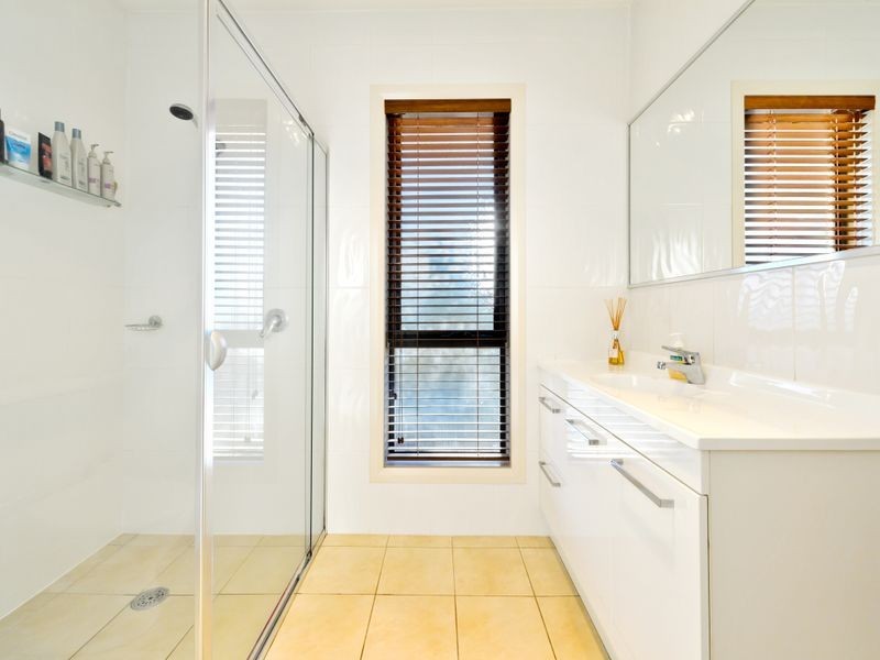 28 Stringybark Drive, Jerrabomberra NSW 2619