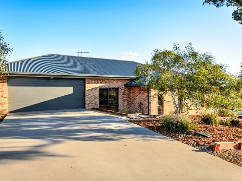 28 Stringybark Drive, Jerrabomberra NSW 2619