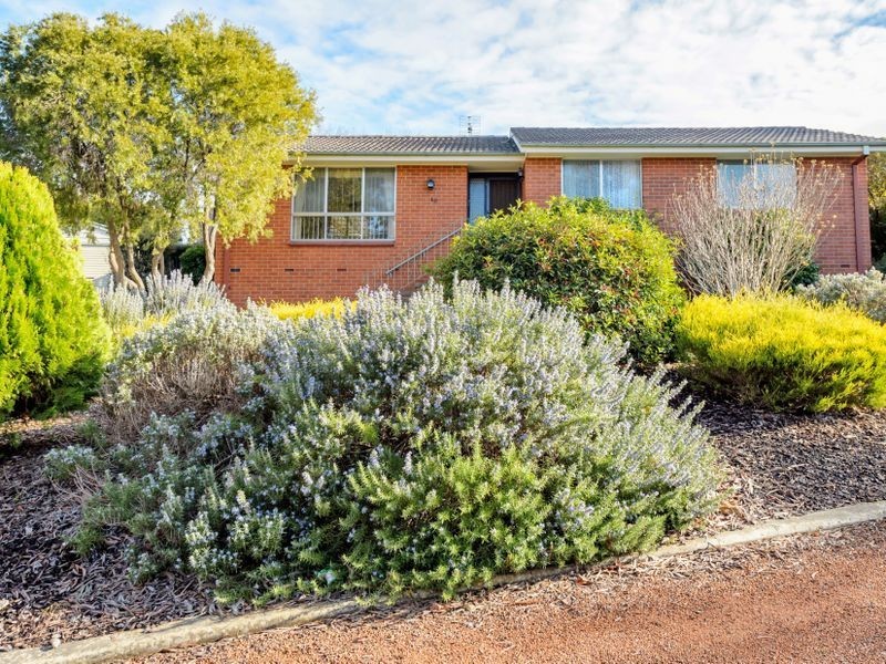 10 Maloney Street, Wanniassa ACT 2903