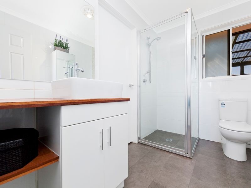 4 Thomas Hales Place, Gordon ACT 2906