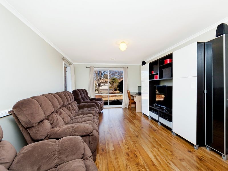 4 Thomas Hales Place, Gordon ACT 2906