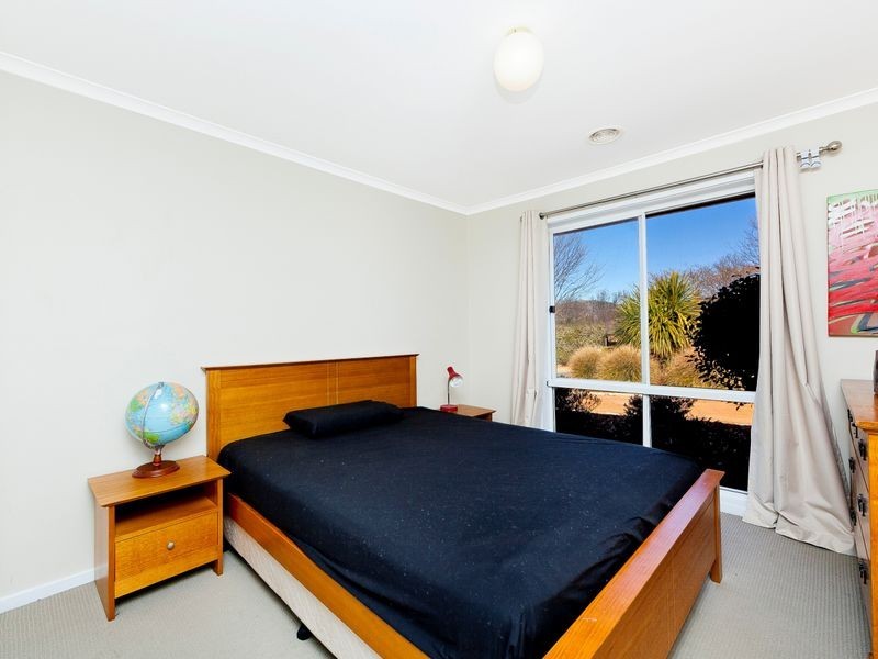 4 Thomas Hales Place, Gordon ACT 2906