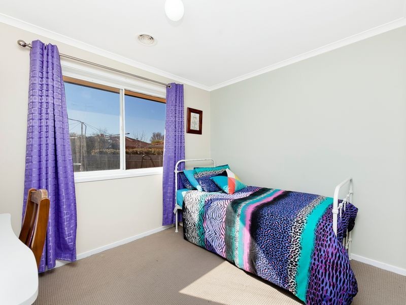 4 Thomas Hales Place, Gordon ACT 2906