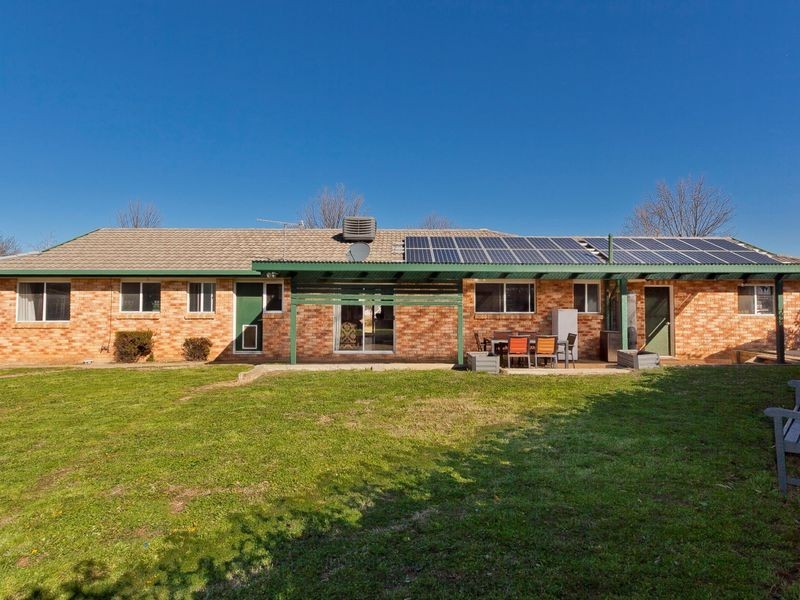 4 Thomas Hales Place, Gordon ACT 2906