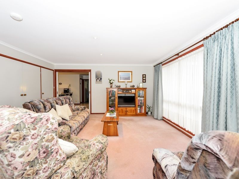 4 Downward Place, Kambah ACT 2902