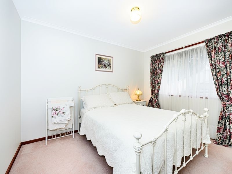 4 Downward Place, Kambah ACT 2902