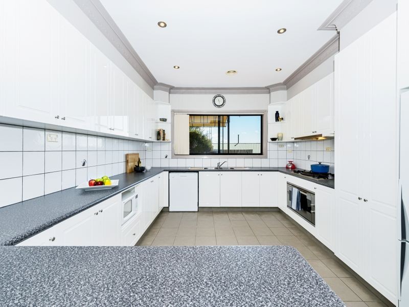 8 Price Place, Gordon ACT 2906