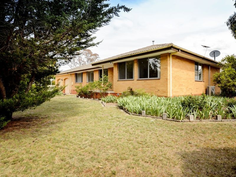 16 Ferrett Circuit, Kambah ACT 2902